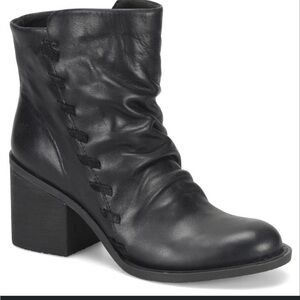 Born Toni Black Leather Heeled Boots SZ 9.5 NEW